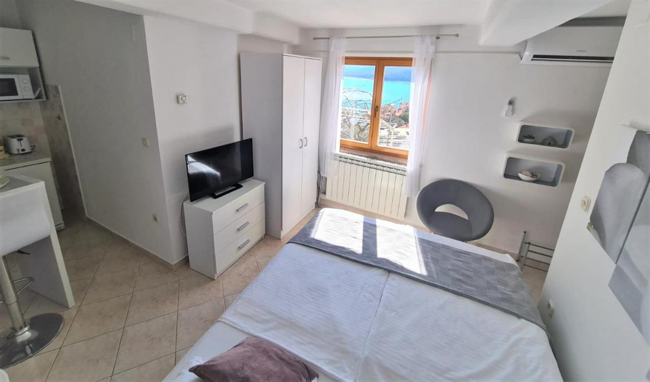Nadija Apartment *